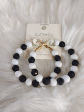 Load image into Gallery viewer, Small Matte Earrings
