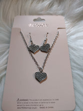 Load image into Gallery viewer, Rhinestone Heart Pendant Necklace Set
