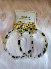 Load image into Gallery viewer, Lion Round Earrings
