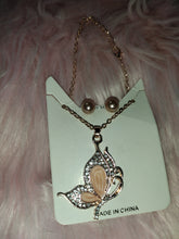 Load image into Gallery viewer, Butterfly Necklace

