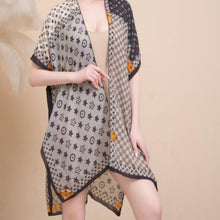 Load image into Gallery viewer, Flower Print Kimono
